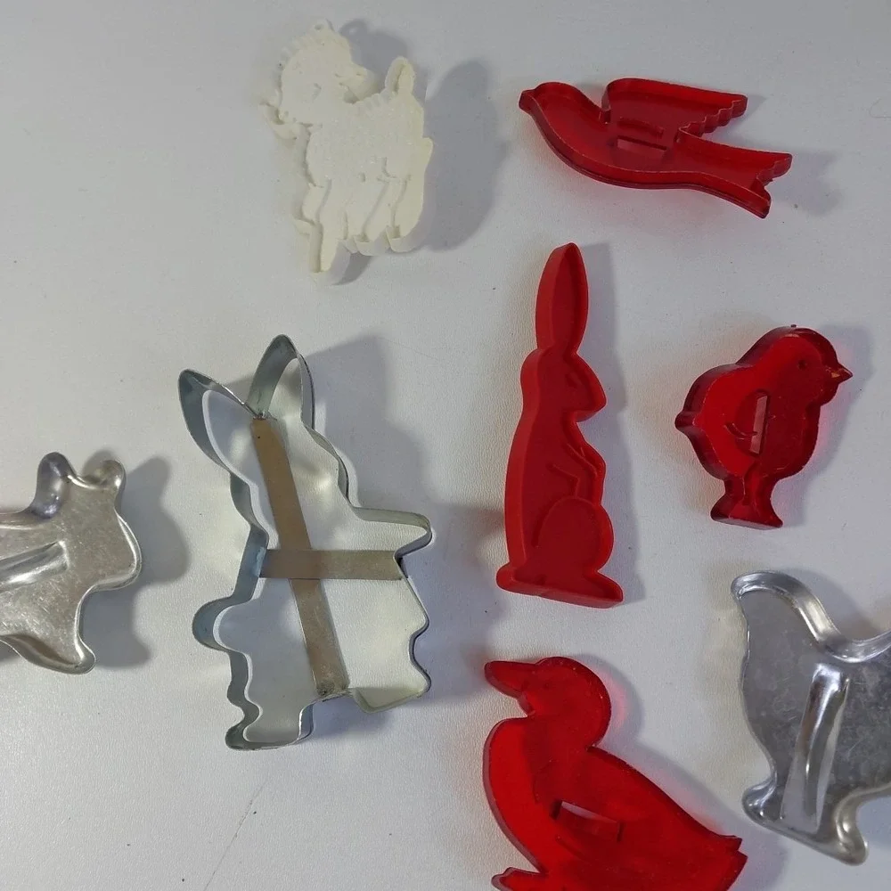 Vtg Red Tin Hallmark Cookie Cutters‎ Lot of 8 Easter Bunny Duck Chick Dove